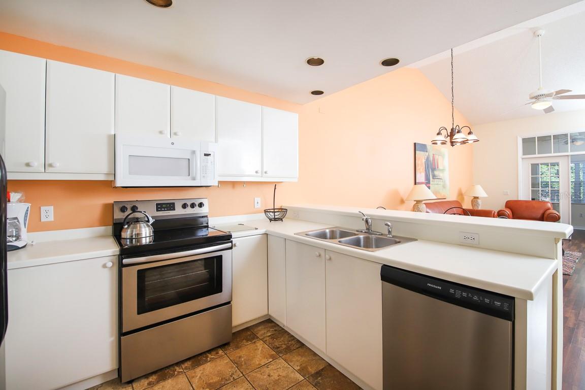 3605 54TH DR W #202, BRADENTON, FL, 34210