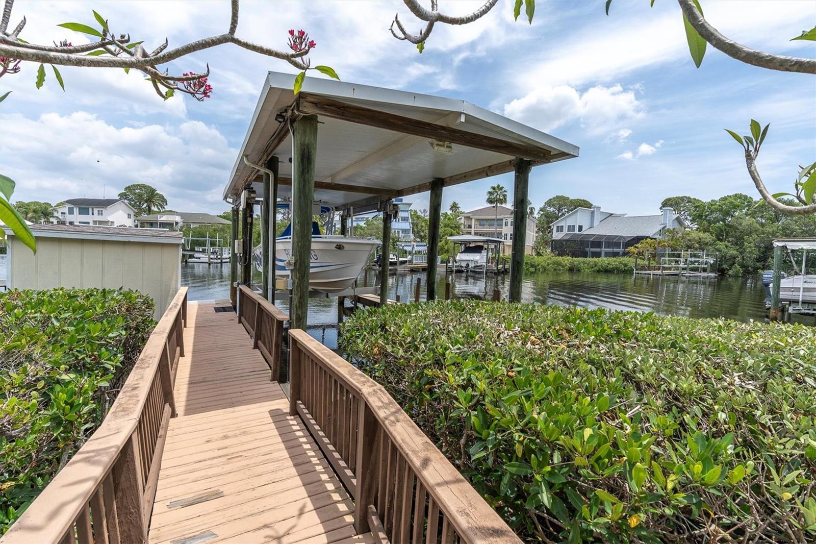 633 SOUNDVIEW DR, PALM HARBOR, FL, 34683