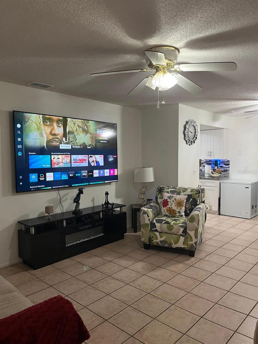 1 W COUNTRY COVE WAY, KISSIMMEE, FL, 34743