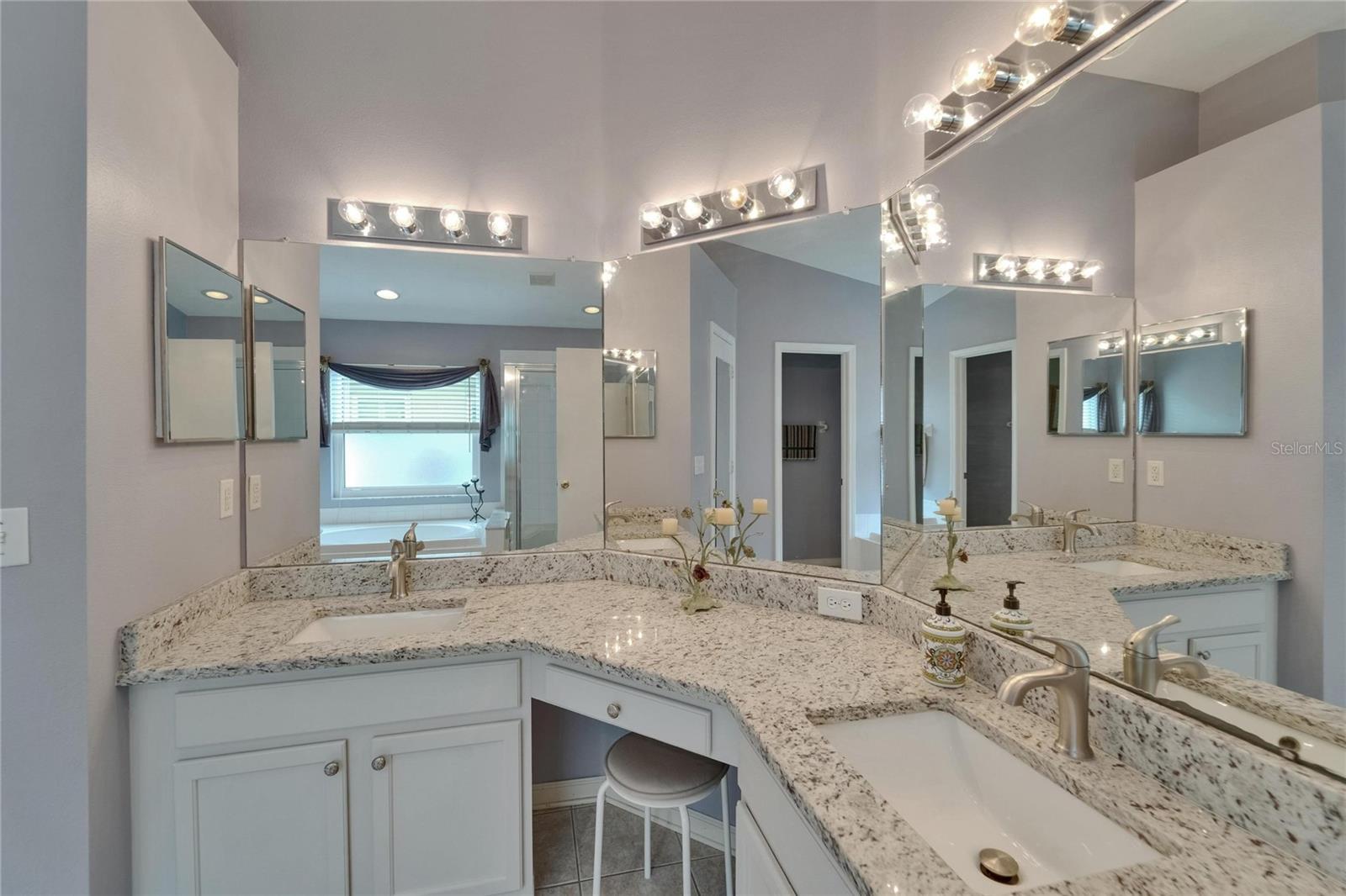 1040 SUMMER BREEZE DR, BRANDON, FL, 33511