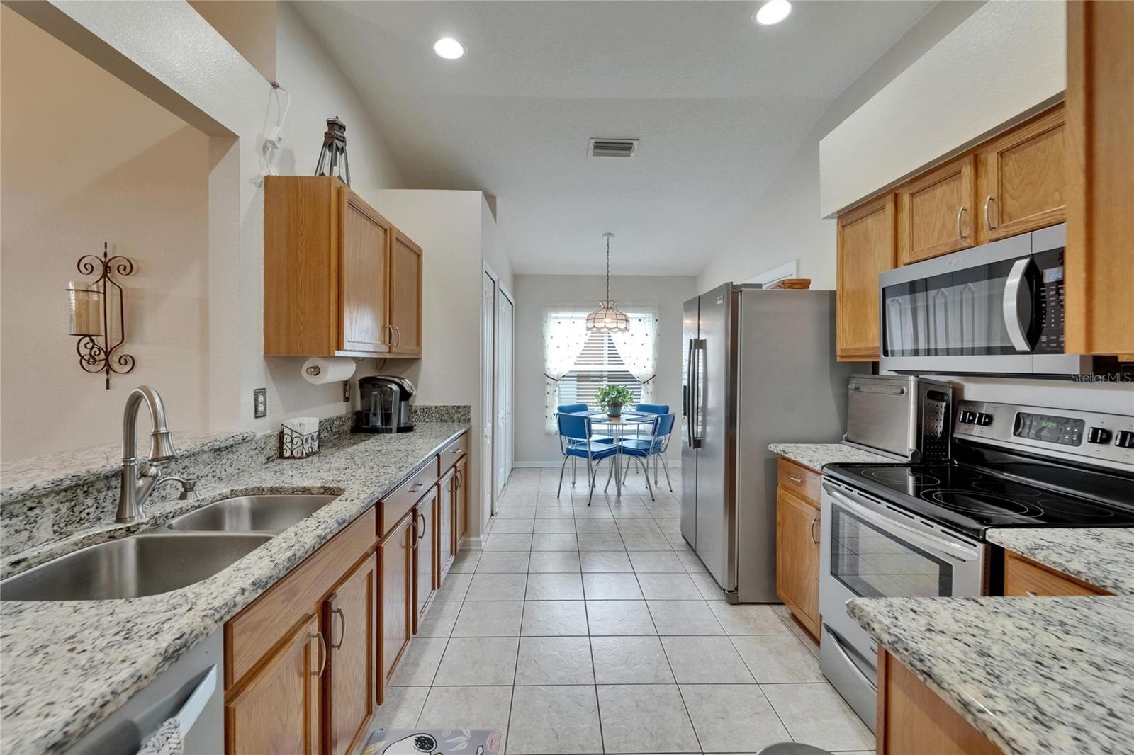 1040 SUMMER BREEZE DR, BRANDON, FL, 33511