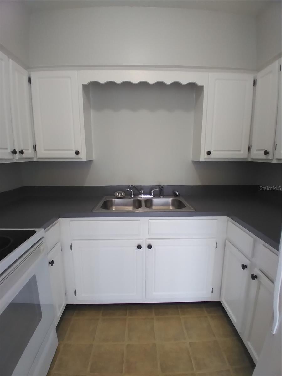 706 W DIXIE AVE #17, LEESBURG, FL, 34748