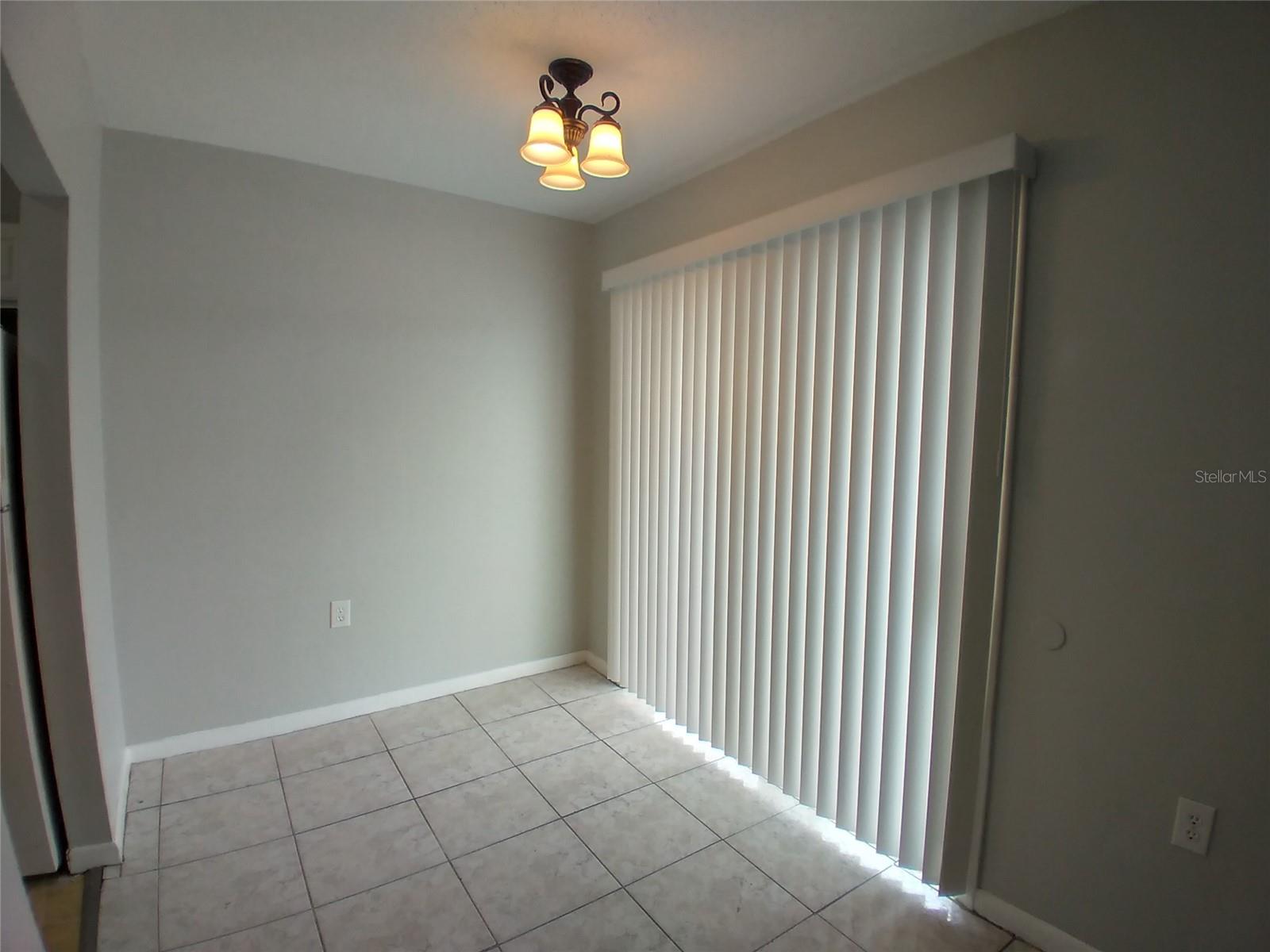 706 W DIXIE AVE #17, LEESBURG, FL, 34748