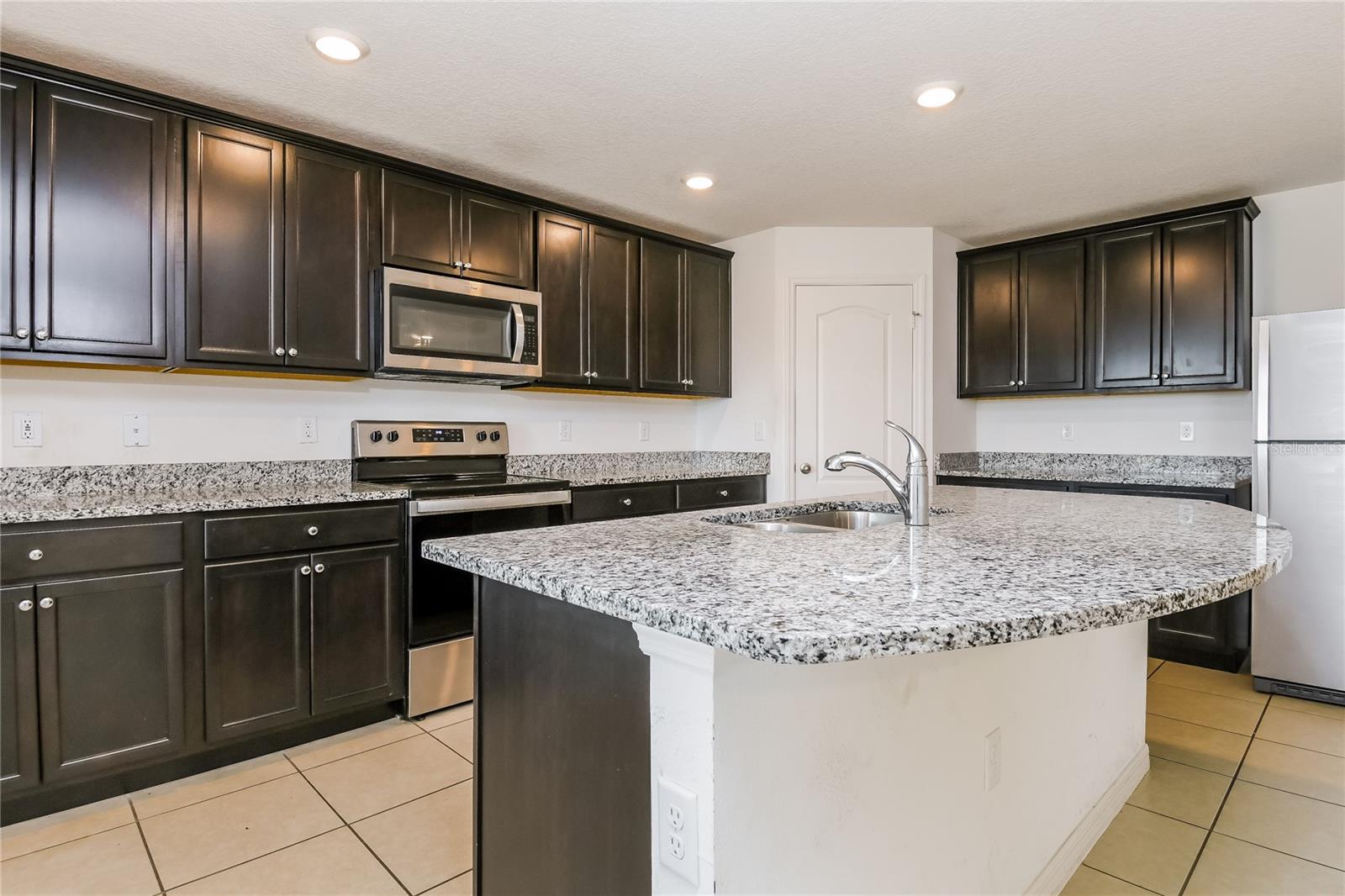 1673 HIDEAWAY FLAT ST, MASCOTTE, FL, 34753