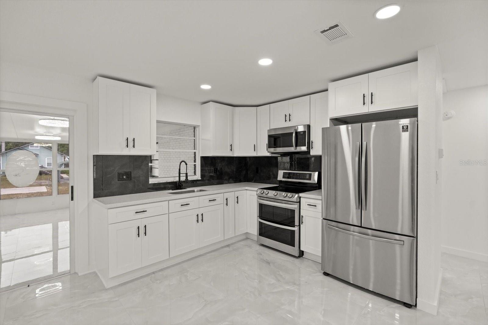 302 E PALM ST, DAVENPORT, FL, 33837