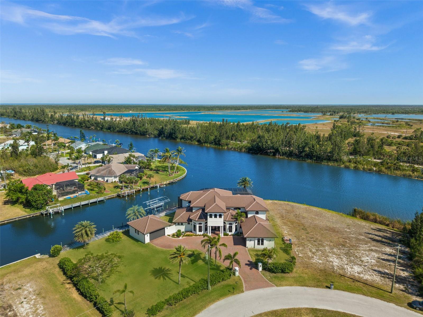 10580 POUGHKEEPSIE CIR, PORT CHARLOTTE, FL, 33981