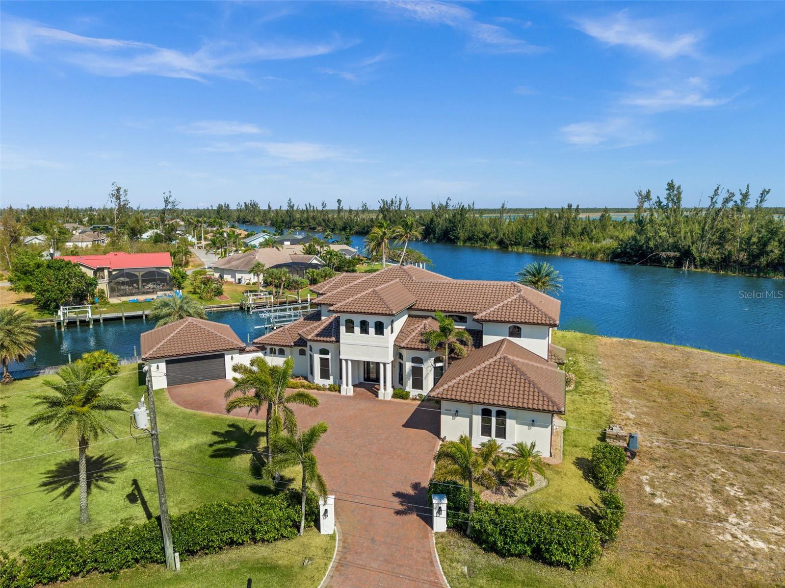 10580 POUGHKEEPSIE CIR, PORT CHARLOTTE, FL, 33981