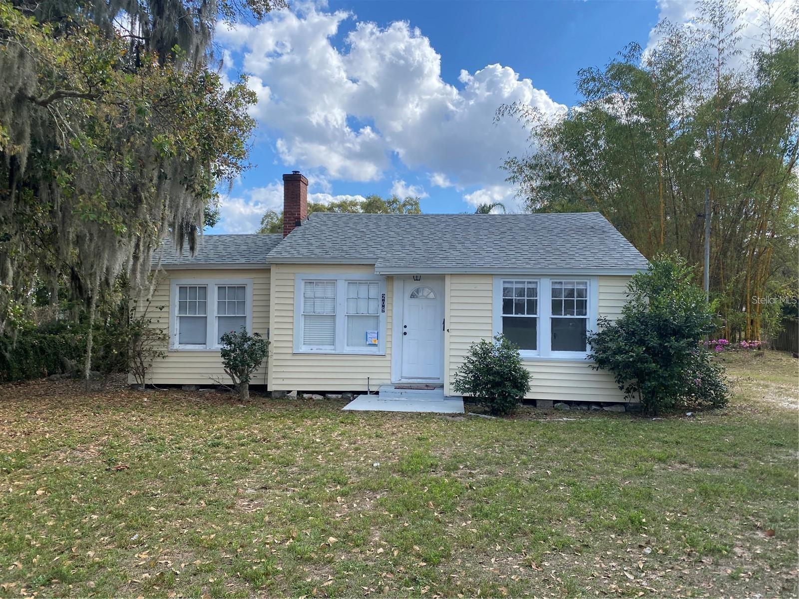 209 W 3RD ST, FROSTPROOF, FL, 33843