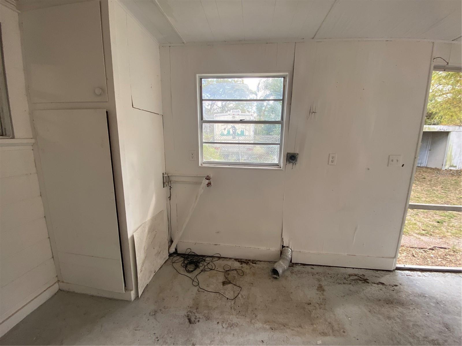 209 W 3RD ST, FROSTPROOF, FL, 33843