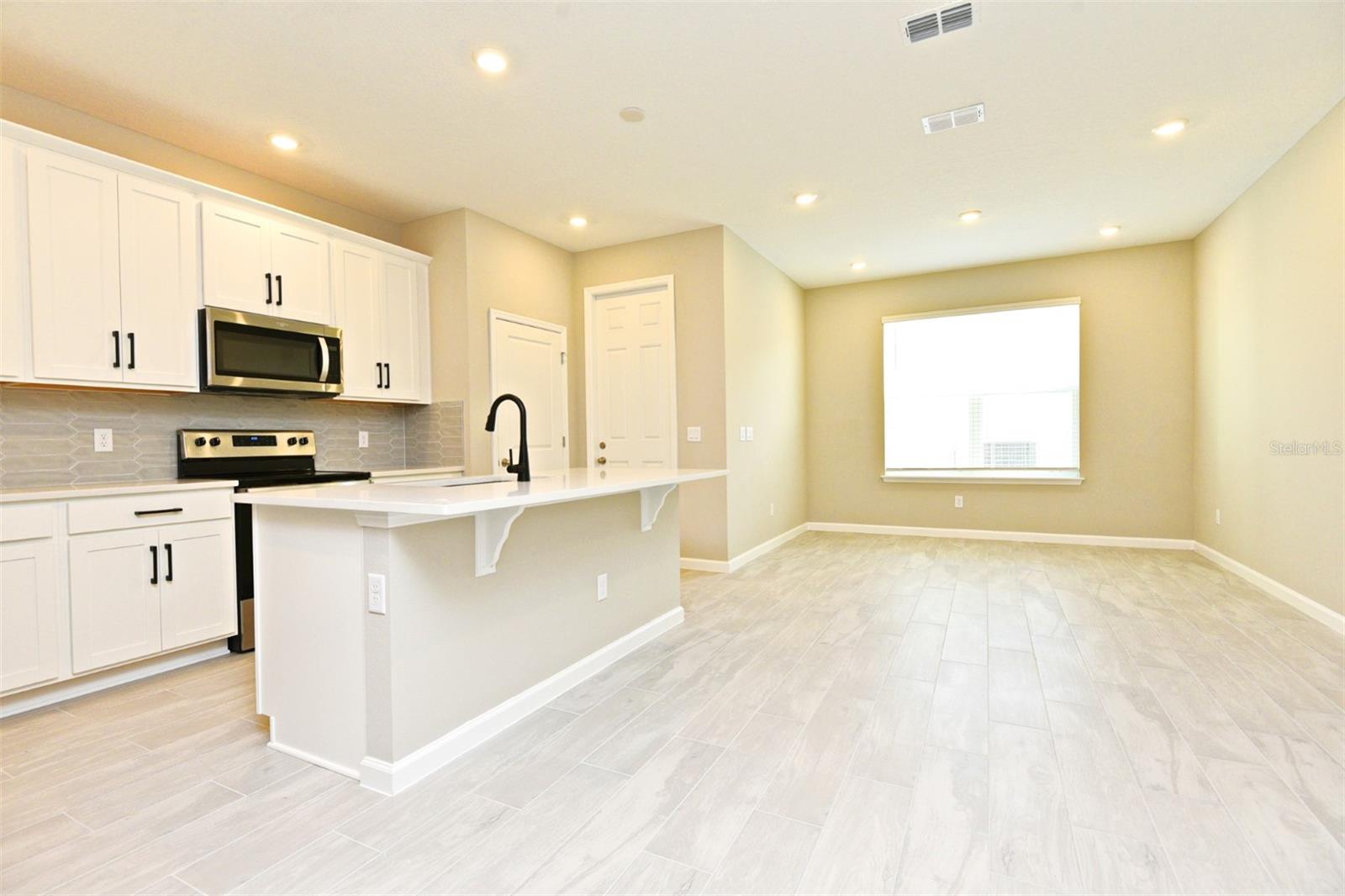 627 BAYHAWK ST, DEBARY, FL, 32713