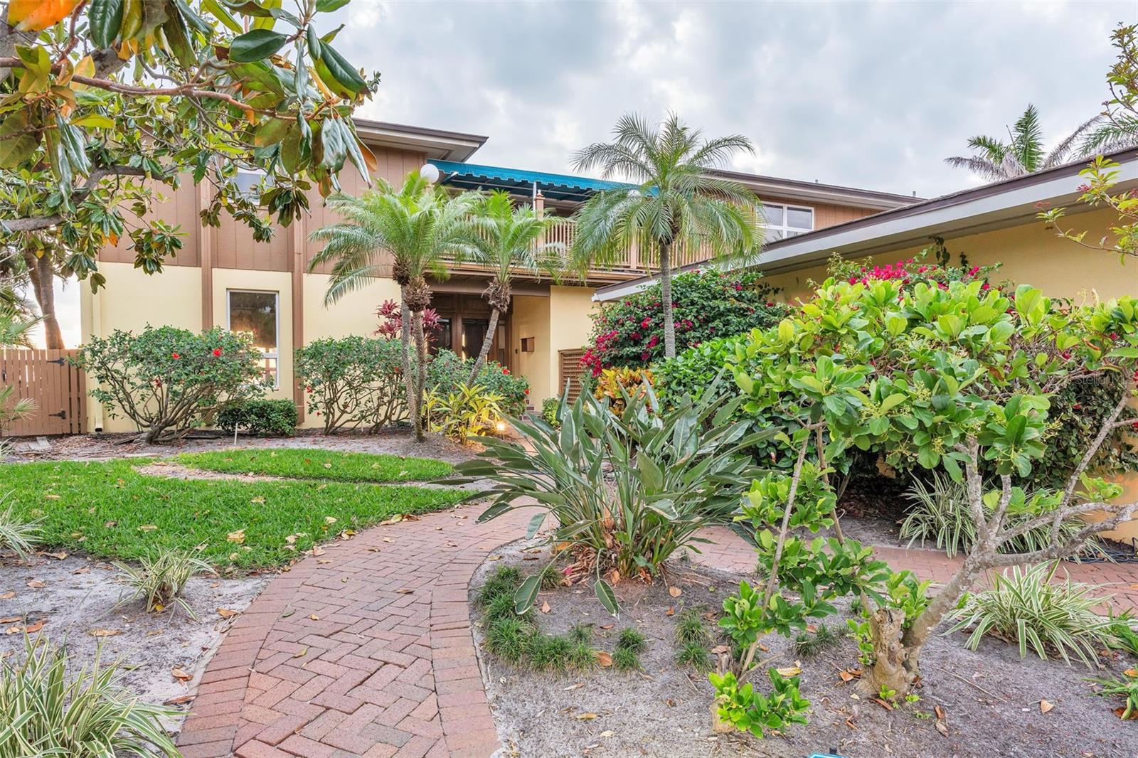 TB8377994 Property Photo