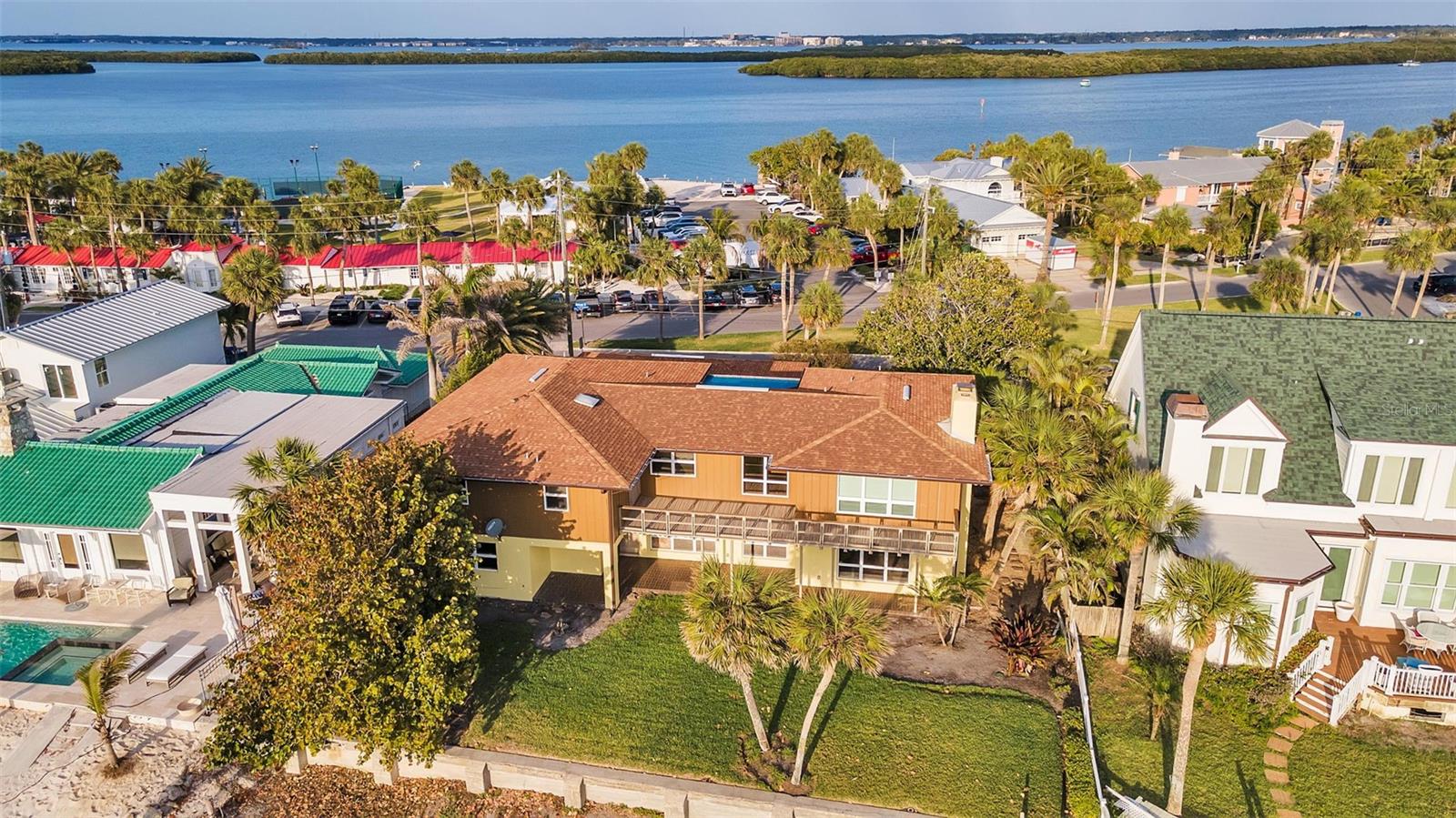 TB8377994 Property Photo