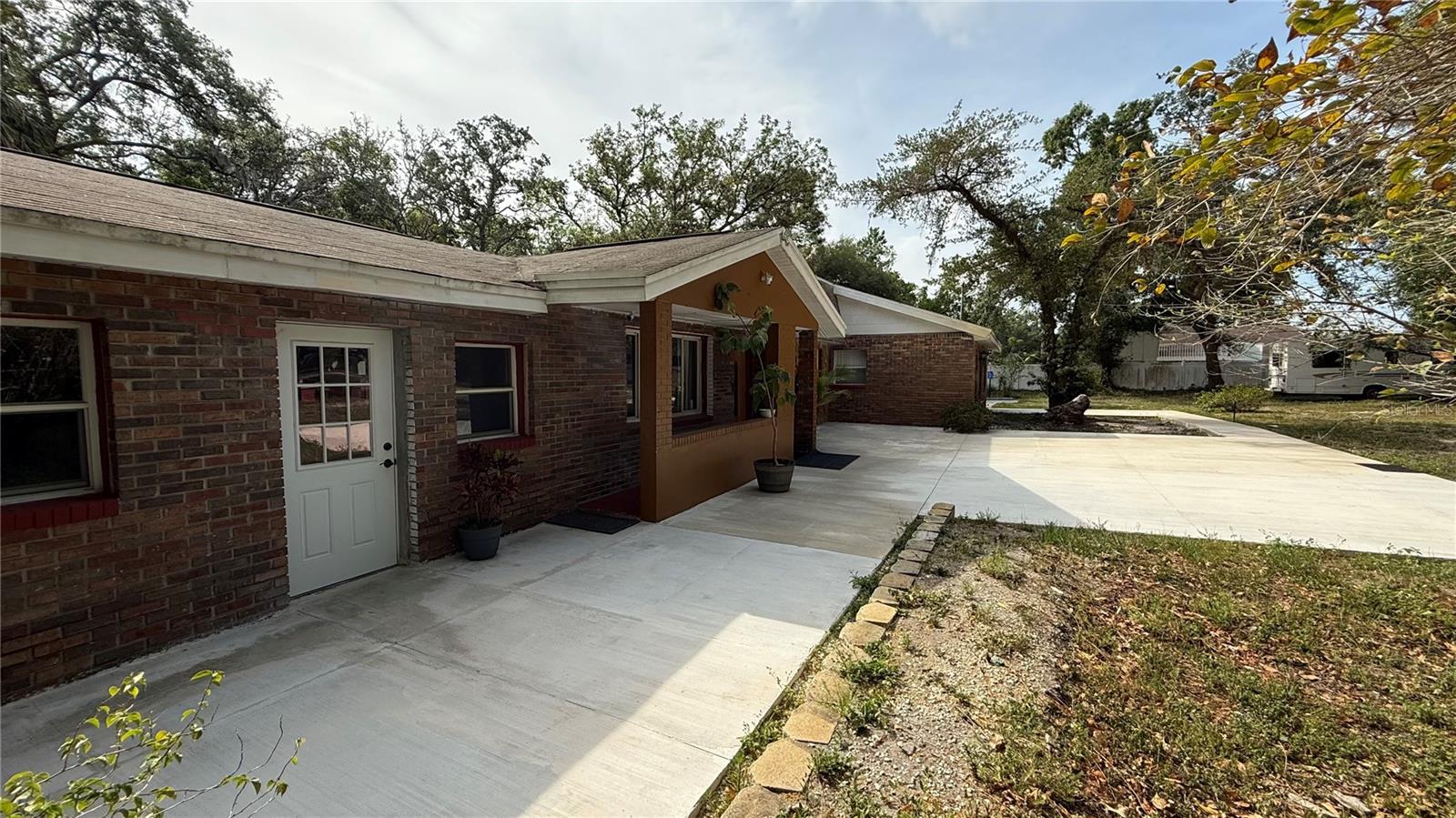 11727 N OLA AVE, TAMPA, FL, 33612