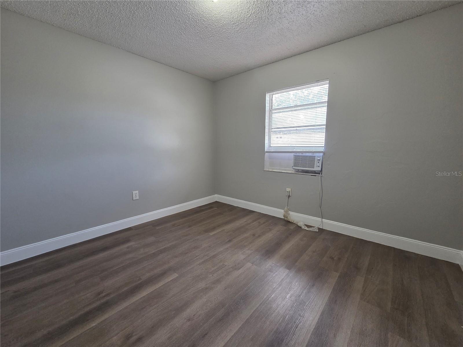 200 CHURCH ST #D2, LEESBURG, FL, 34748