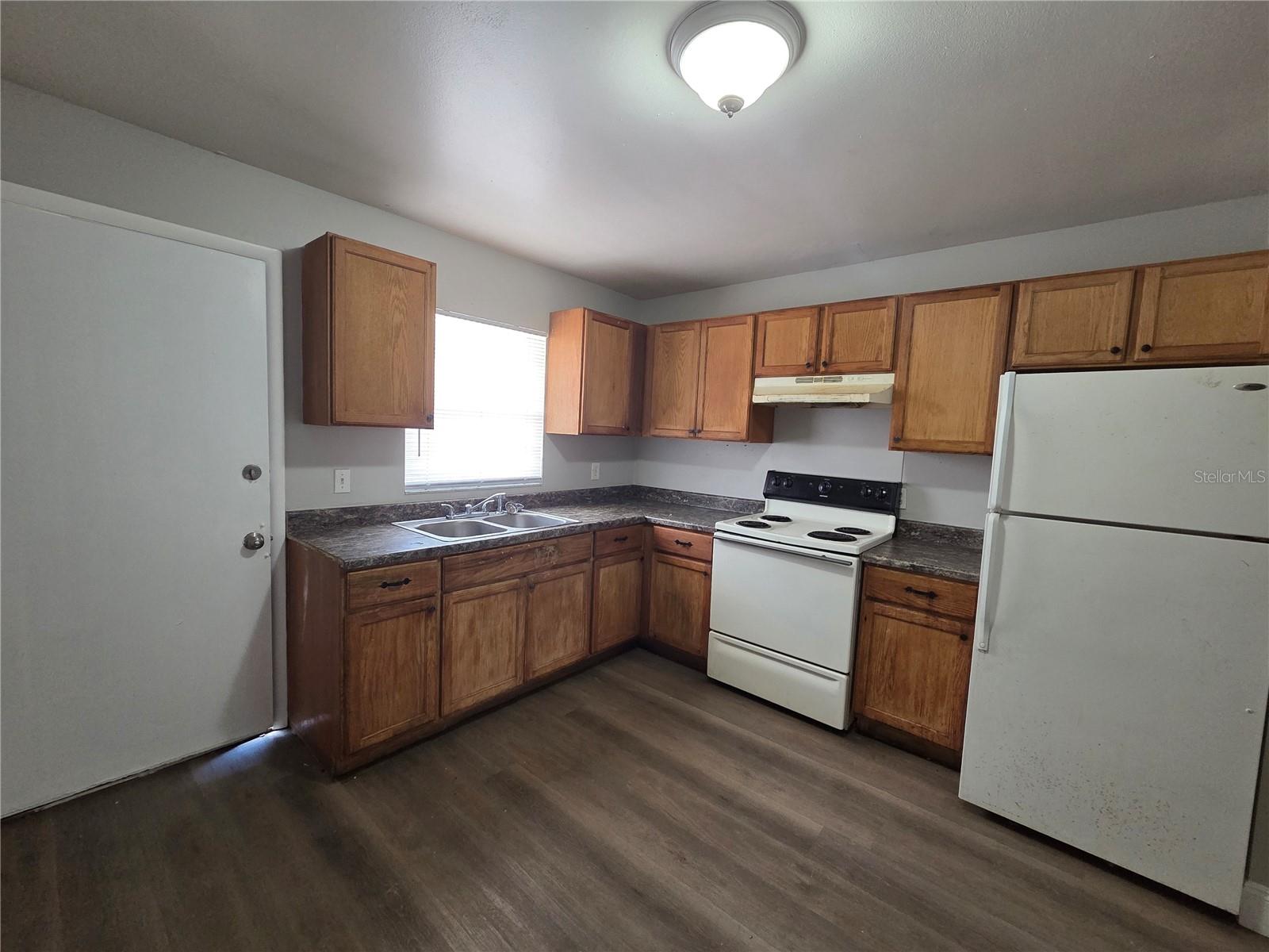 200 CHURCH ST #D2, LEESBURG, FL, 34748