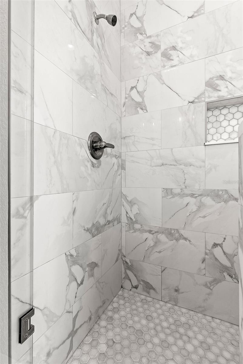 2124 W BEACH ST, TAMPA, FL, 33607