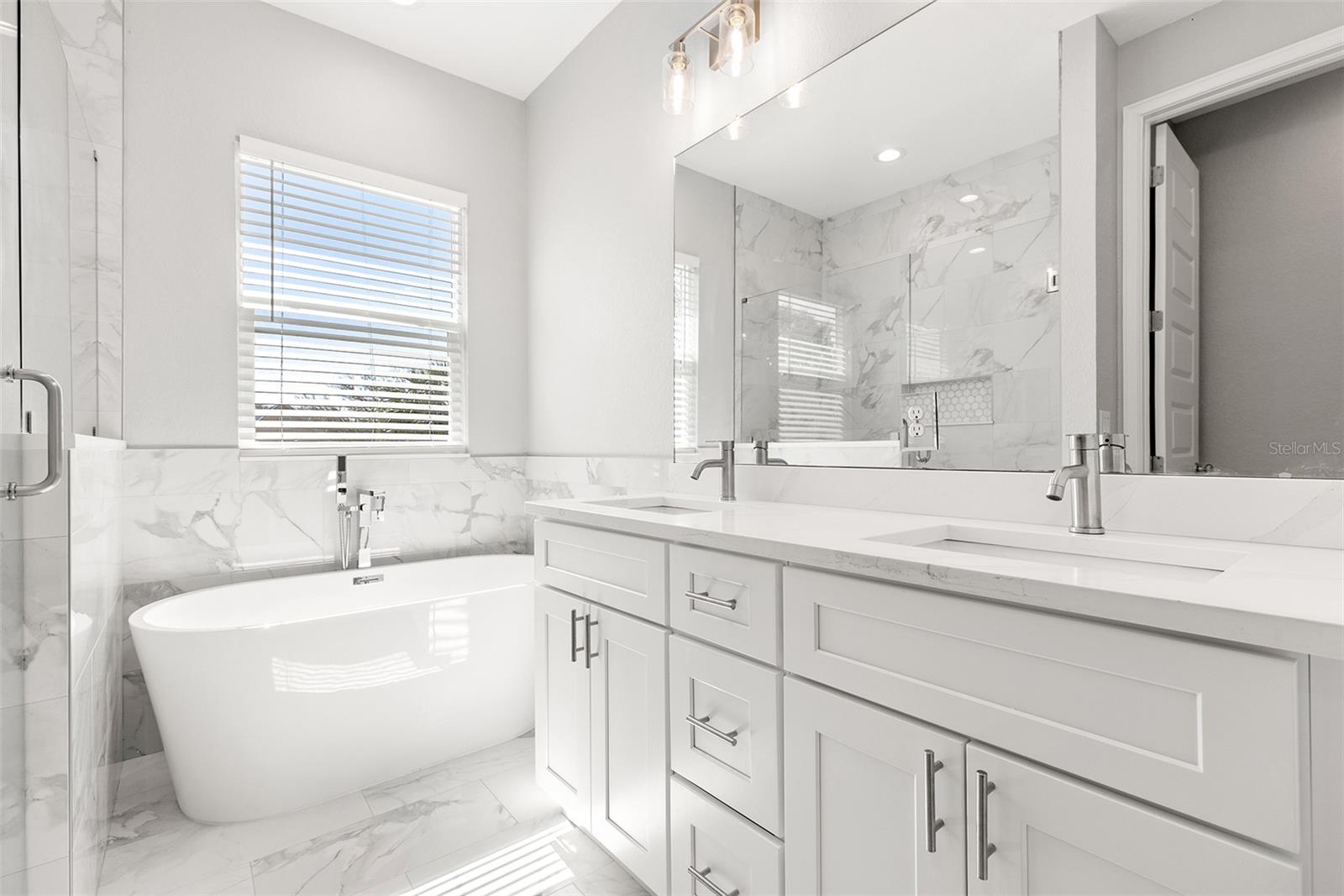 2124 W BEACH ST, TAMPA, FL, 33607