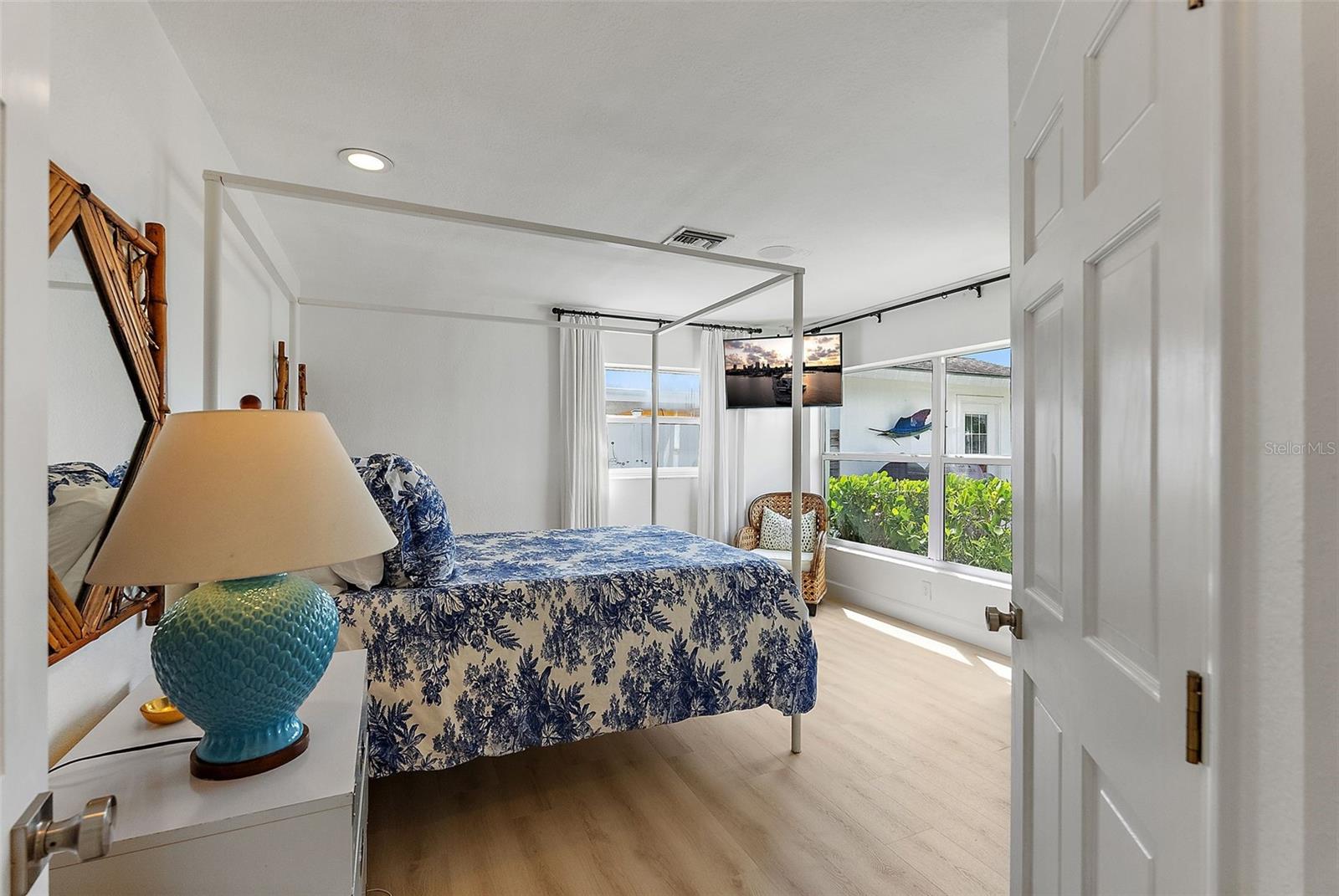 1112 38TH AVE NE, ST PETERSBURG, FL, 33704