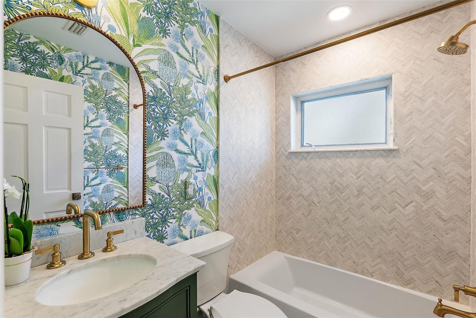 1112 38TH AVE NE, ST PETERSBURG, FL, 33704