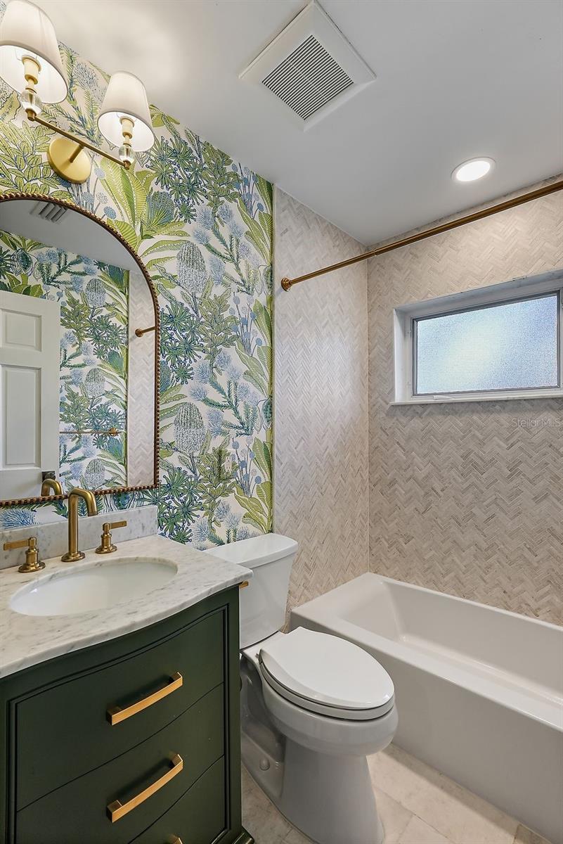 1112 38TH AVE NE, ST PETERSBURG, FL, 33704