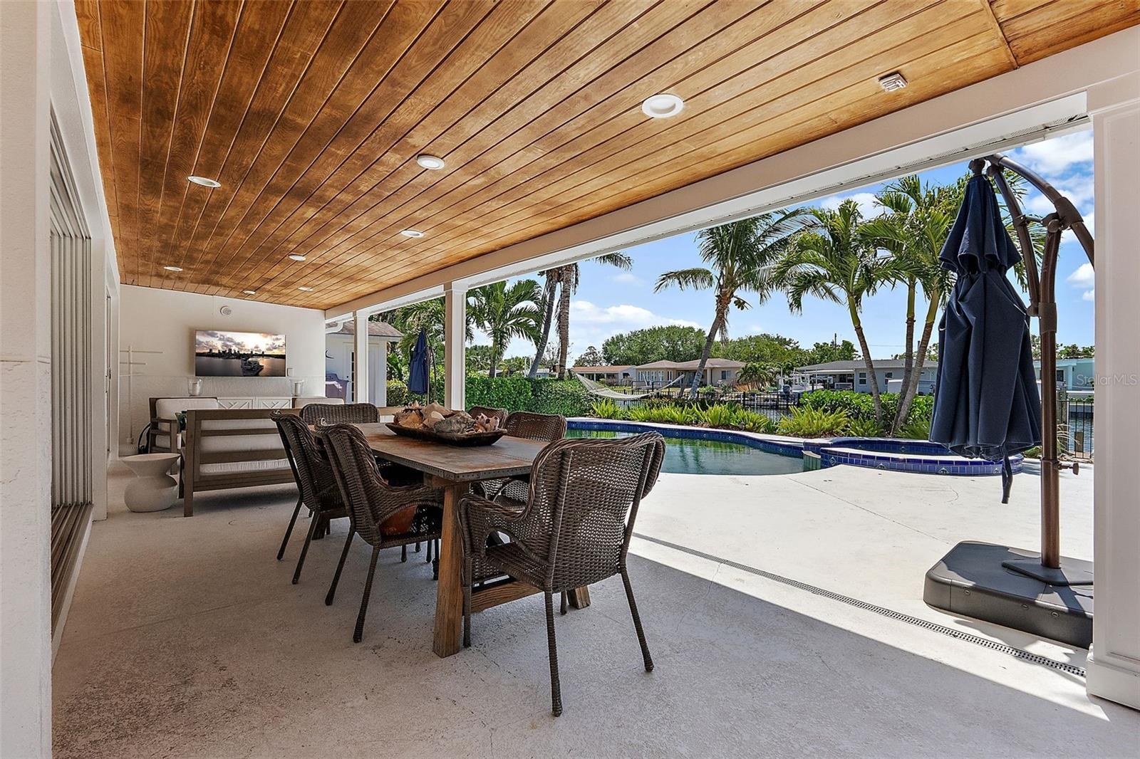 1112 38TH AVE NE, ST PETERSBURG, FL, 33704