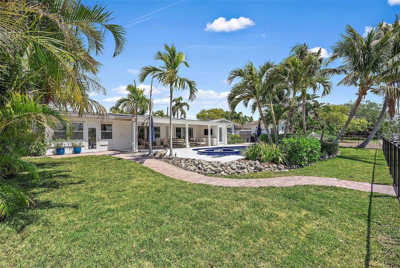 1112 38TH AVE NE, ST PETERSBURG, FL, 33704