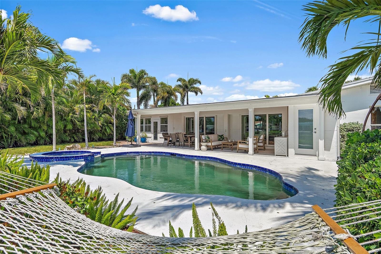 1112 38TH AVE NE, ST PETERSBURG, FL, 33704