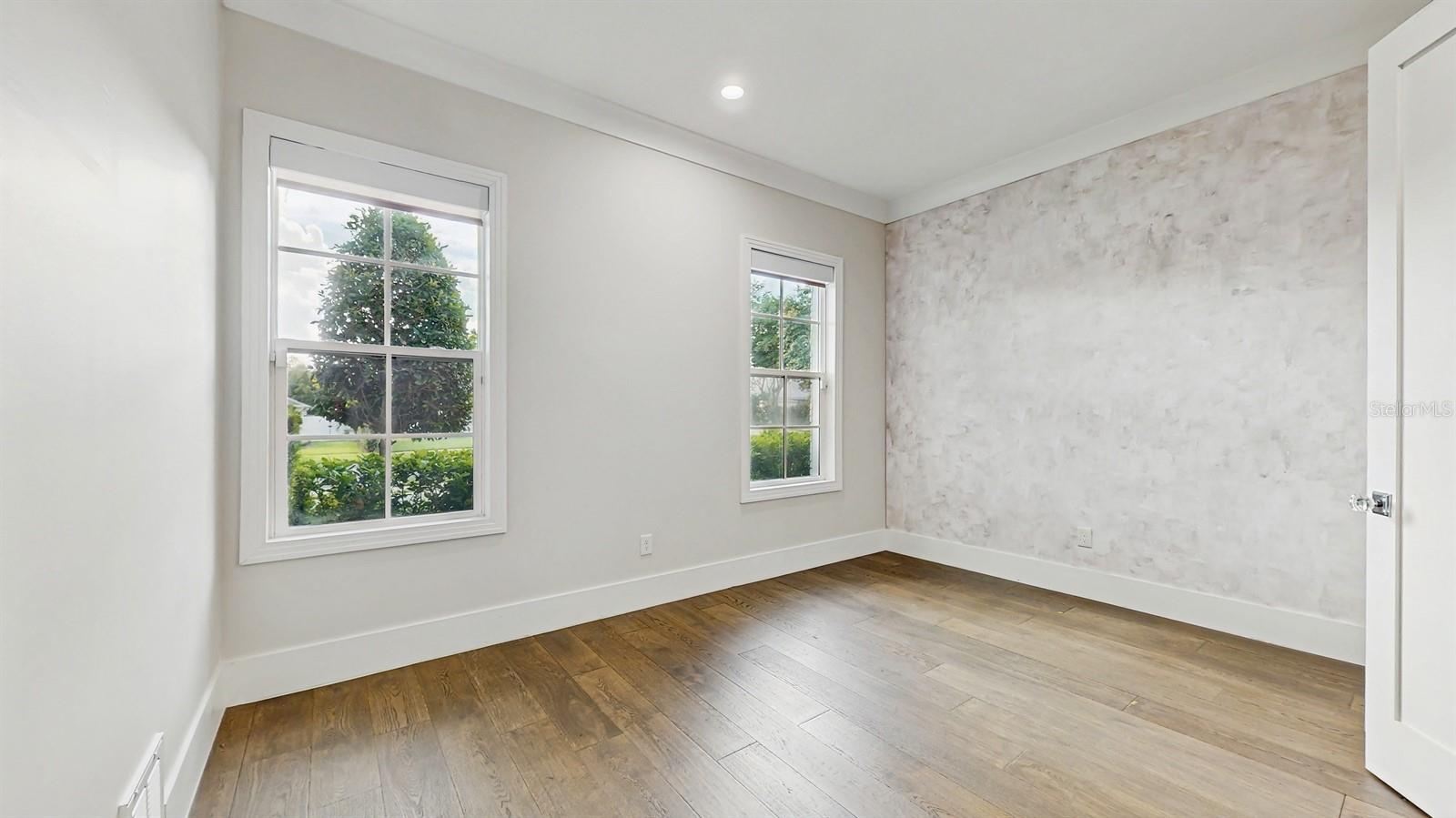 O6302616 Property Photo