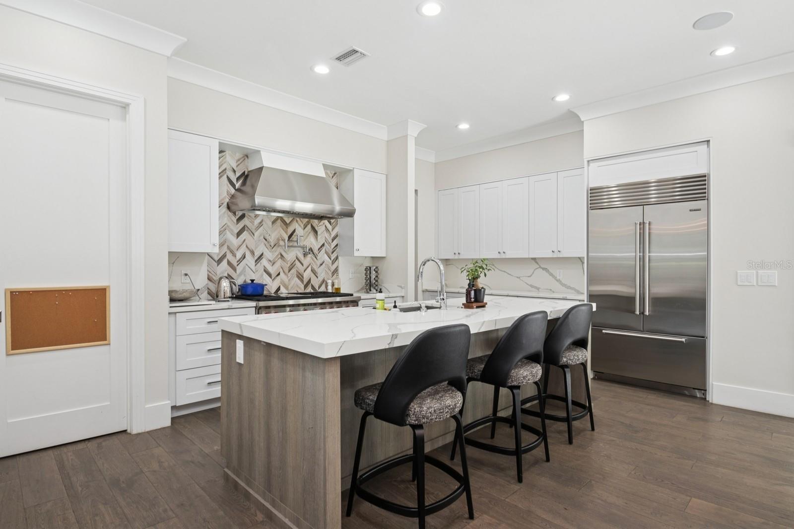 O6302616 Property Photo