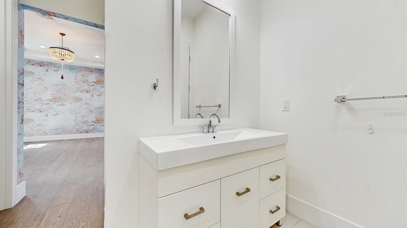 O6302616 Property Photo