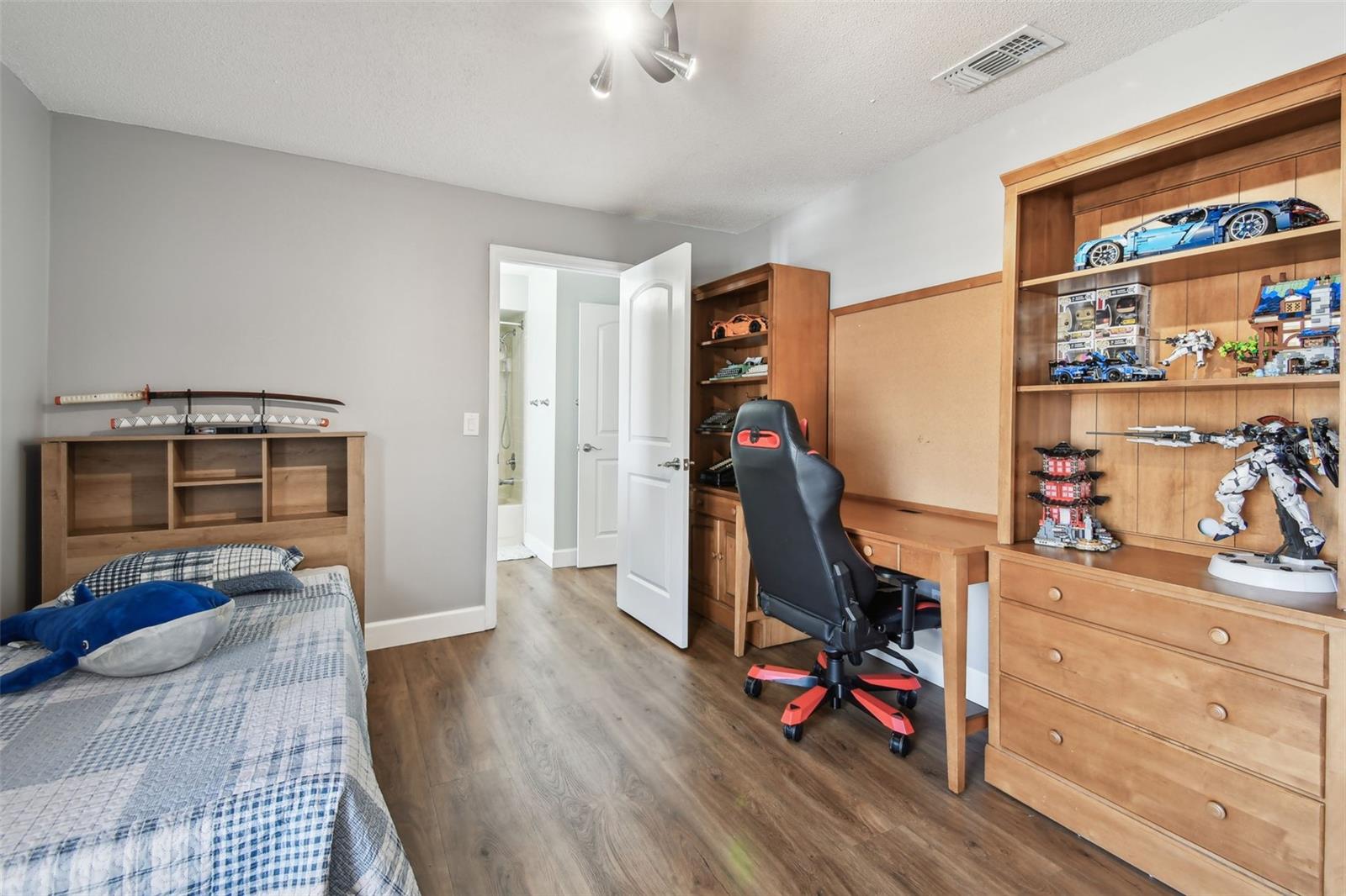 14078 LEEWARD DR, SEMINOLE, FL, 33776