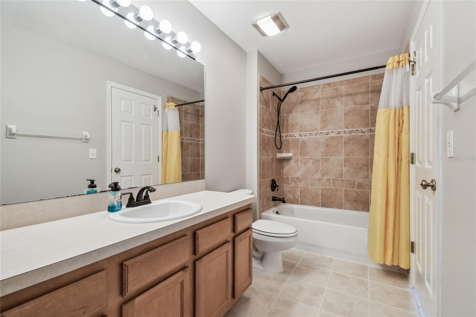 12443 COUNTRY WHITE CIR, TAMPA, FL, 33635