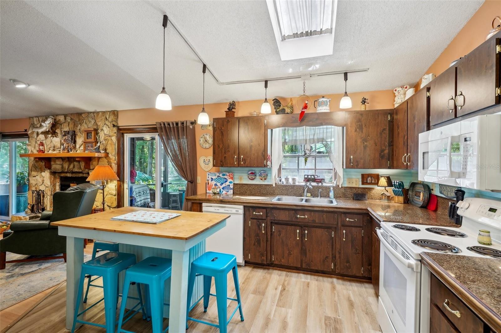 48 AZALEE AVE, INGLIS, FL, 34449