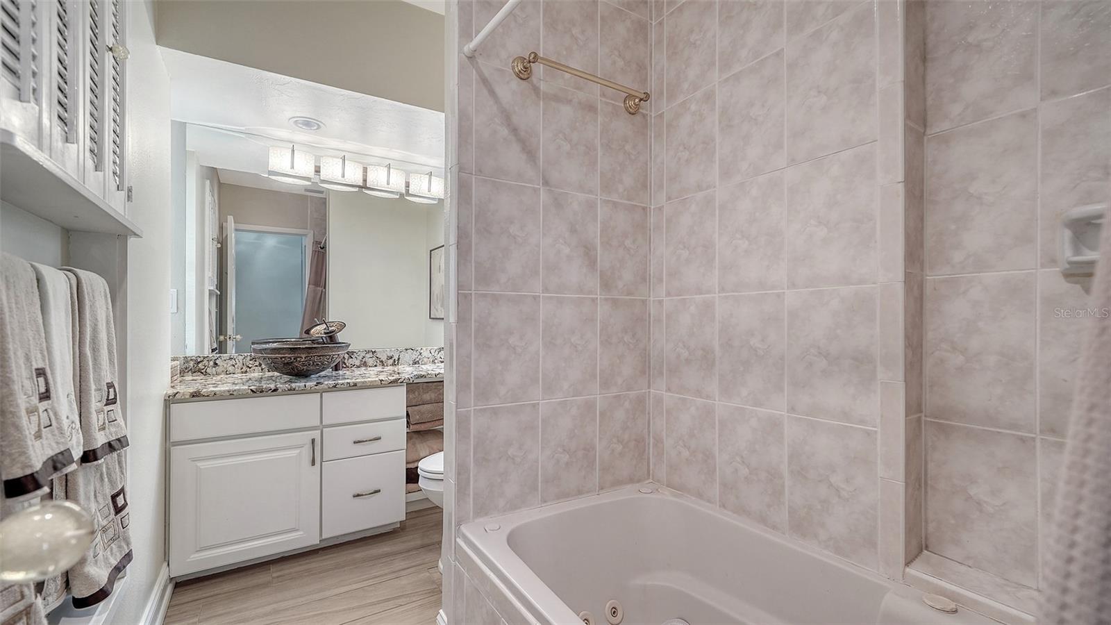 A4650163 Property Photo