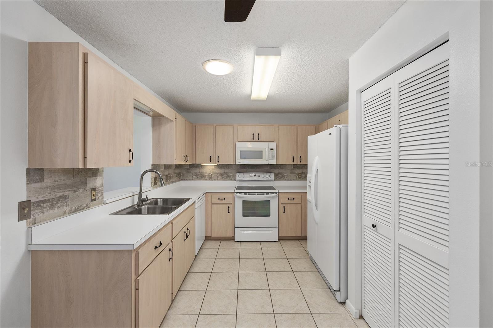 9758 SW 94TH AVE #A, OCALA, FL, 34481