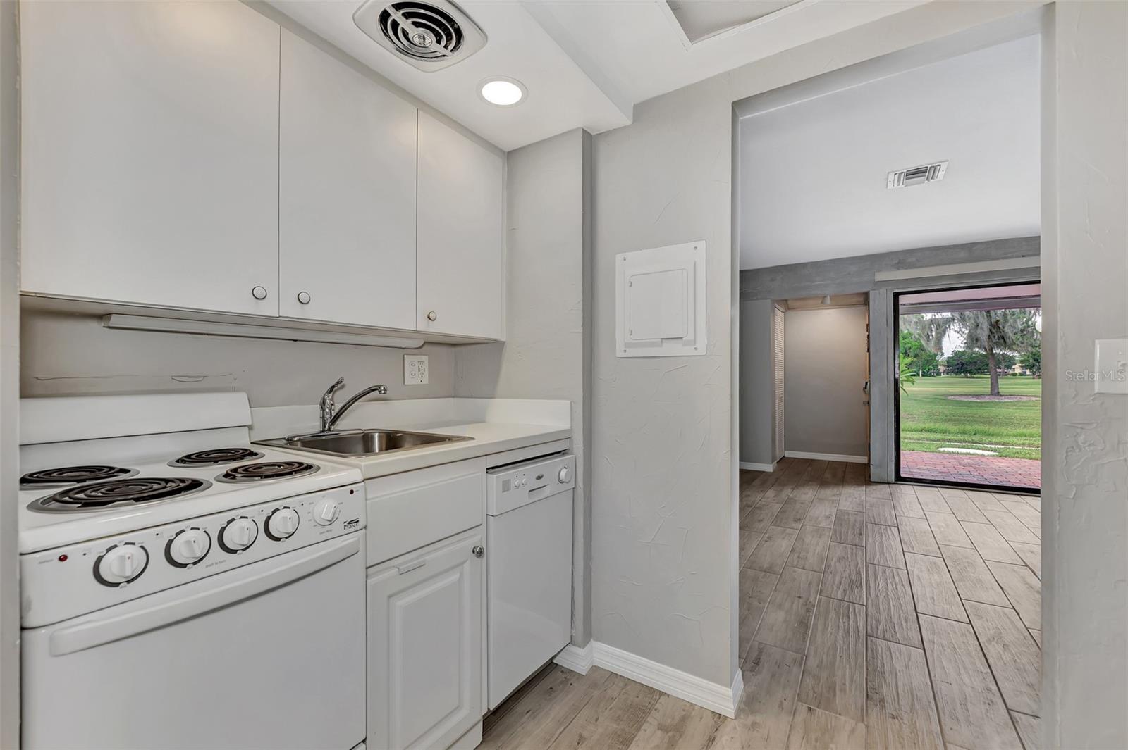 3553 LONGMEADOW #27, SARASOTA, FL, 34235