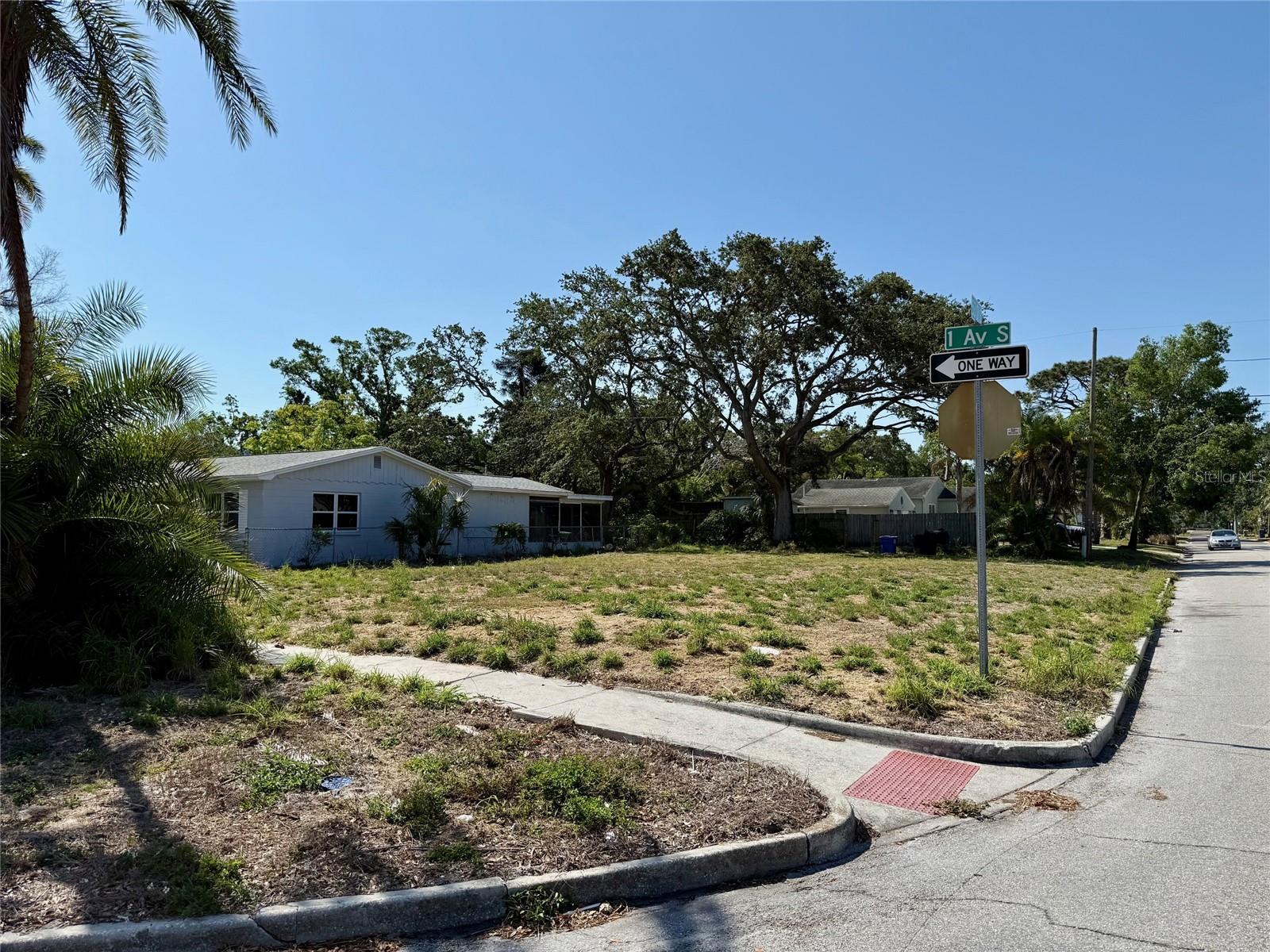 5260 1ST AVE S, ST PETERSBURG, FL, 33707