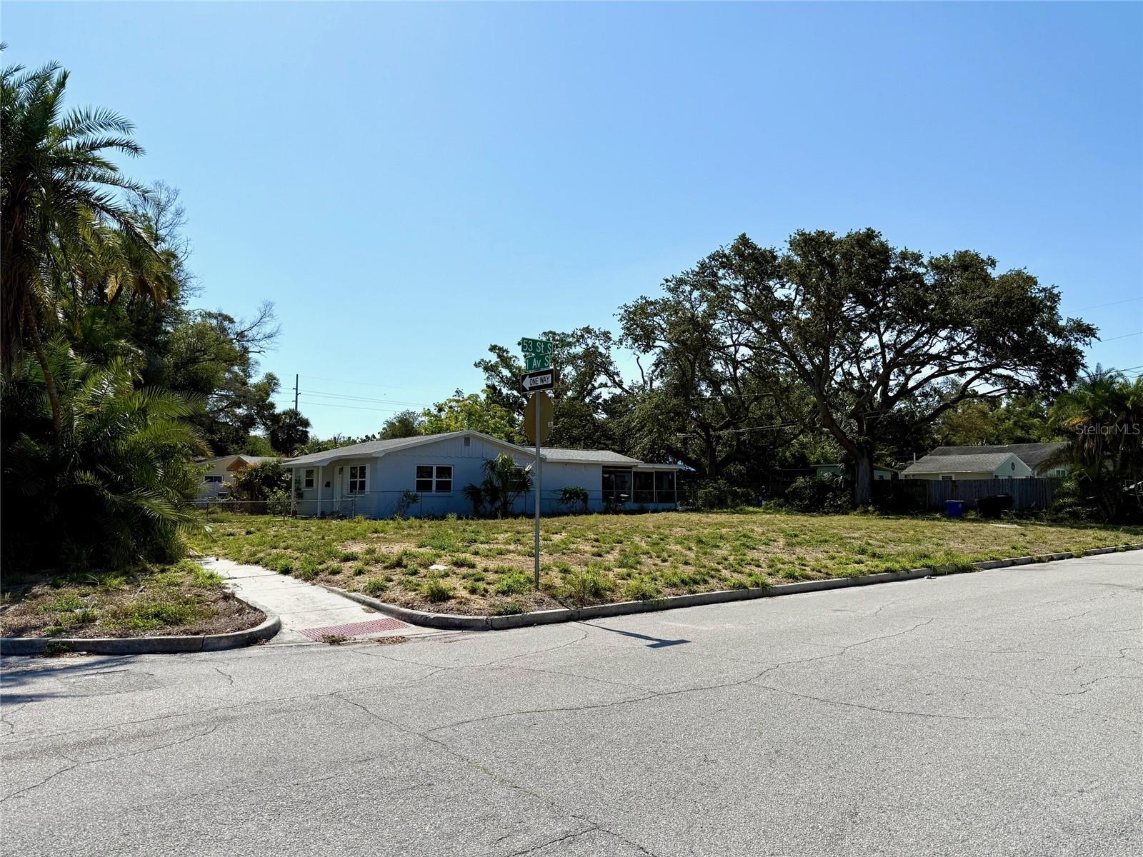 5260 1ST AVE S, ST PETERSBURG, FL, 33707