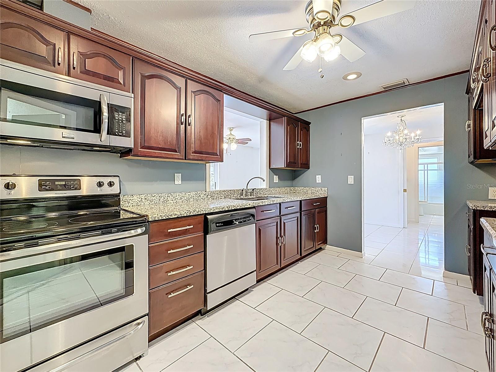 8899 125TH ST, SEMINOLE, FL, 33772