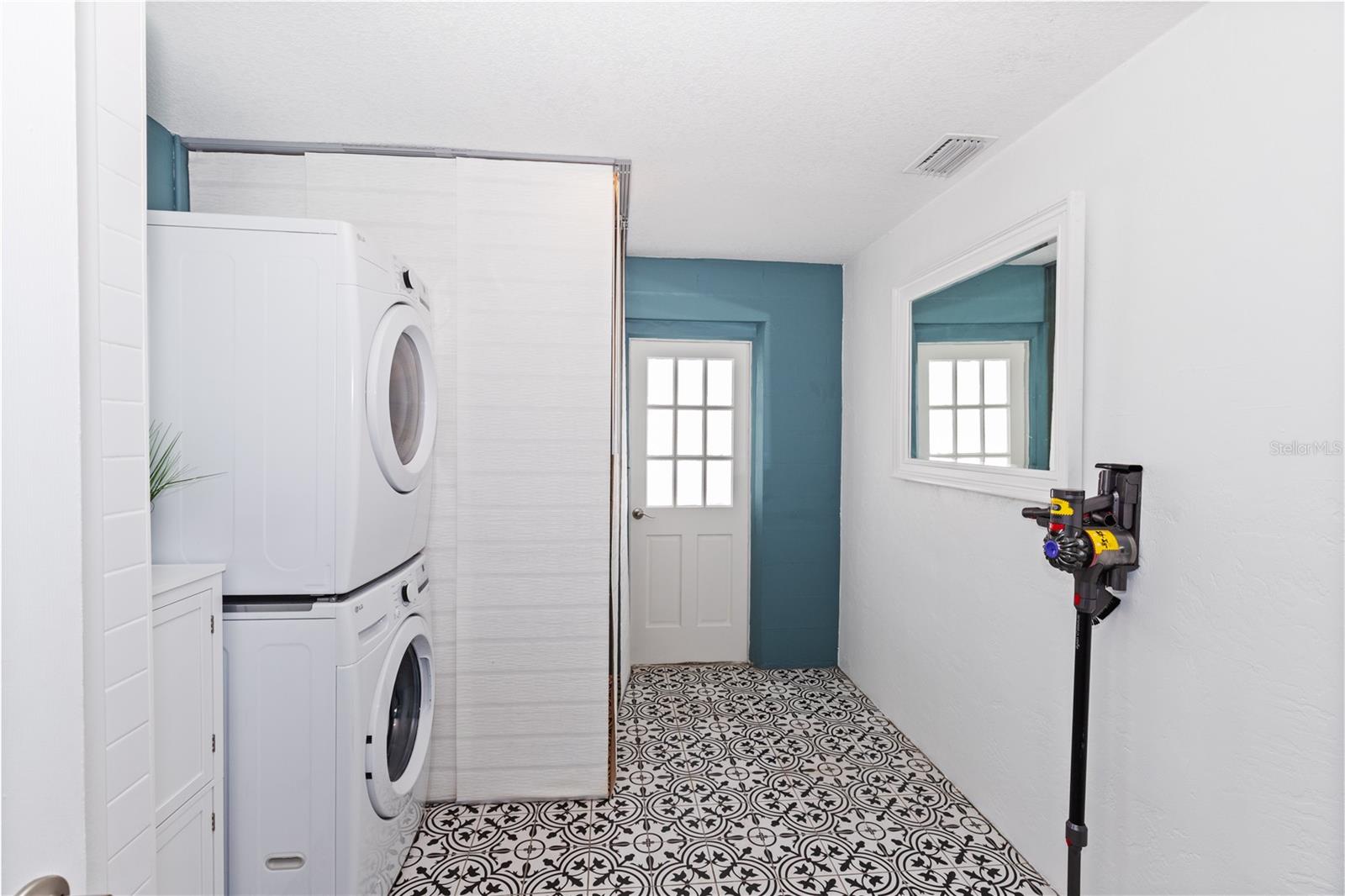 8347 41ST AVE N, ST PETERSBURG, FL, 33709