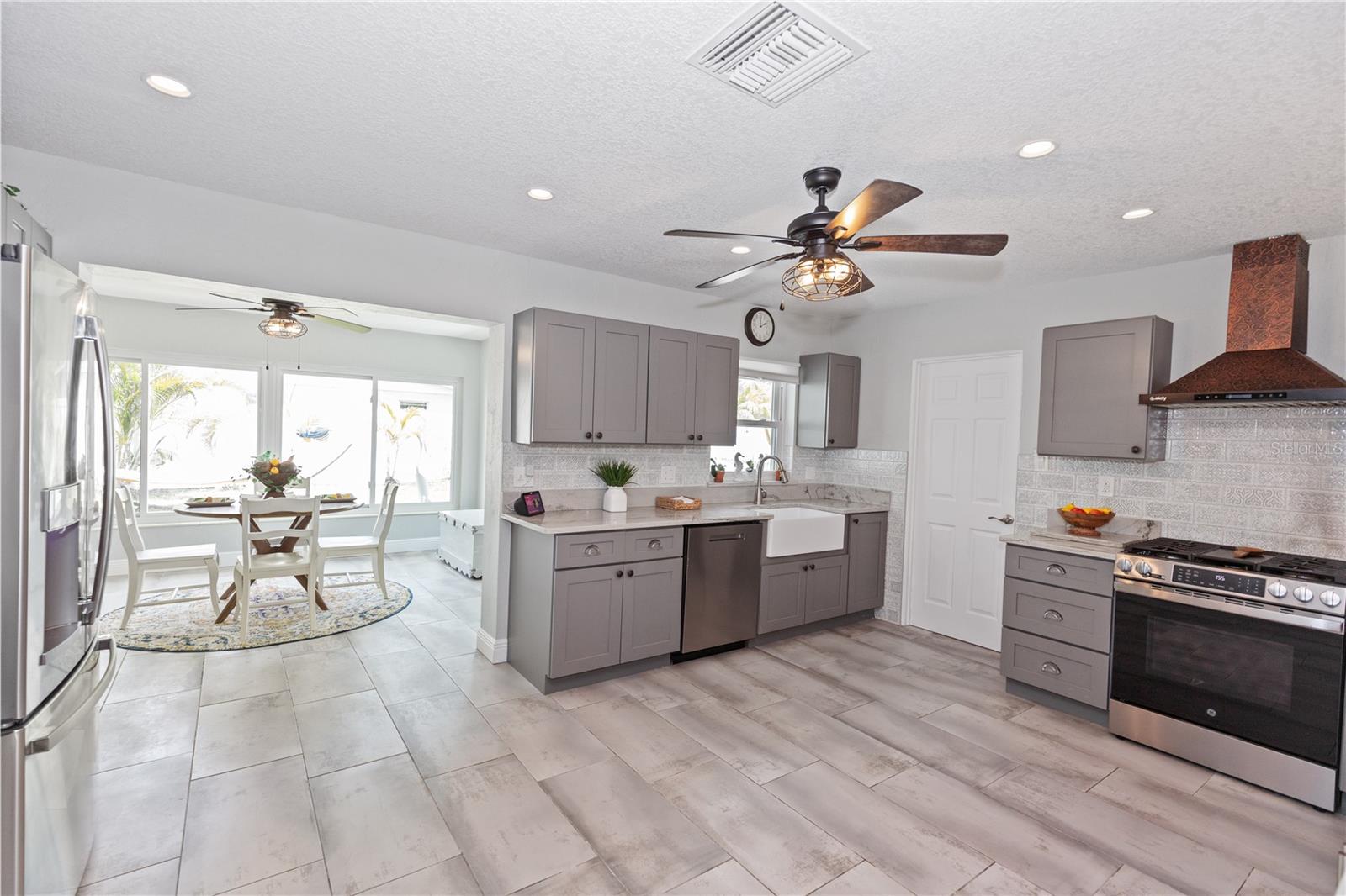 8347 41ST AVE N, ST PETERSBURG, FL, 33709