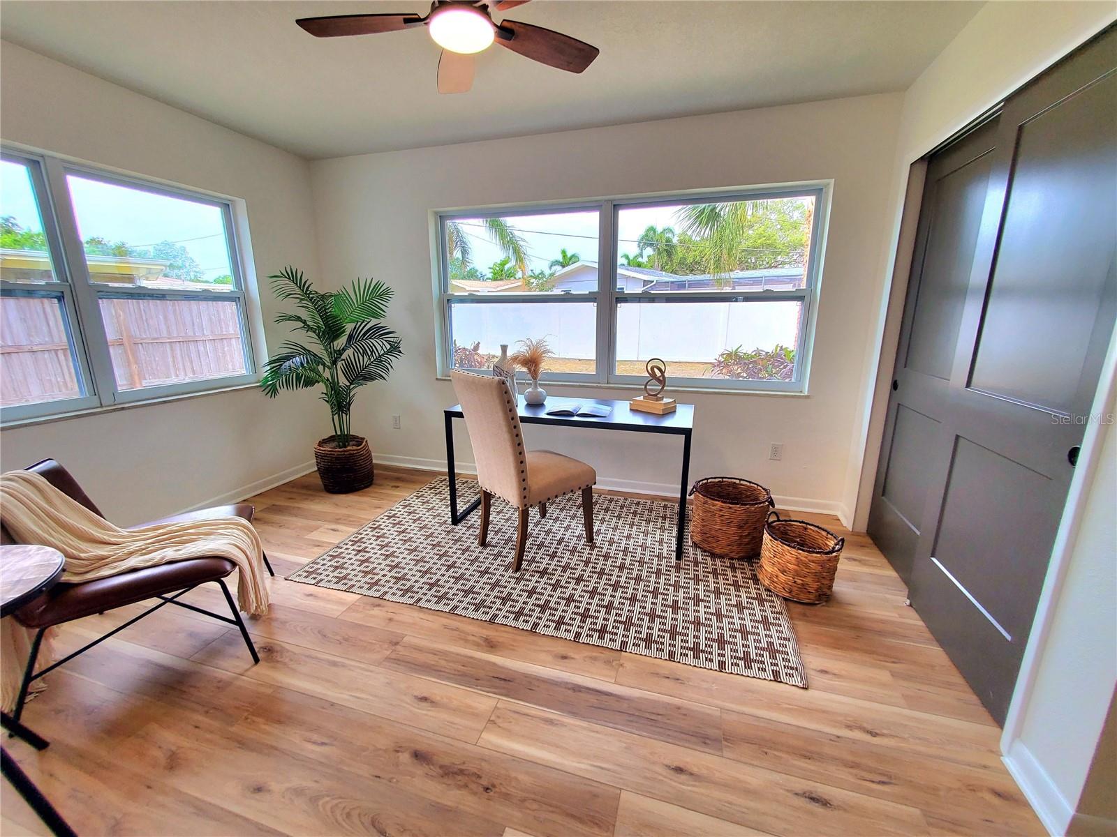 2172 UNIVERSITY DR S, CLEARWATER, FL, 33764