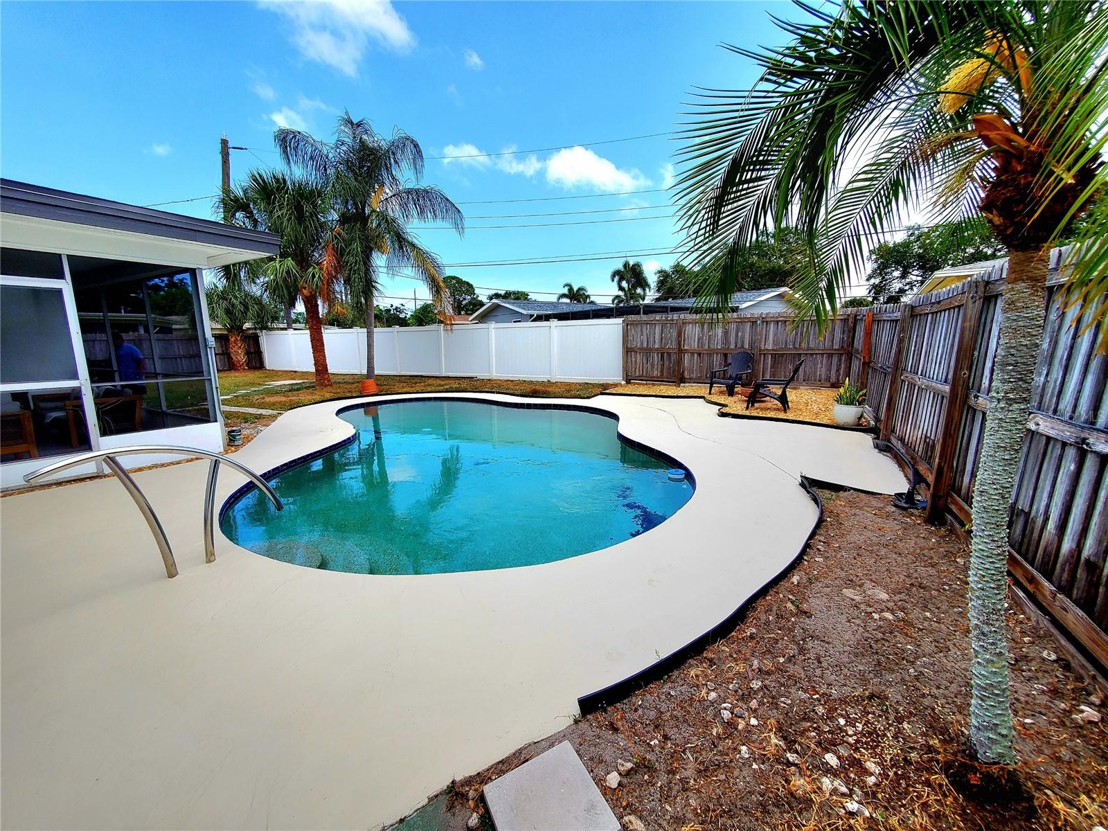 2172 UNIVERSITY DR S, CLEARWATER, FL, 33764