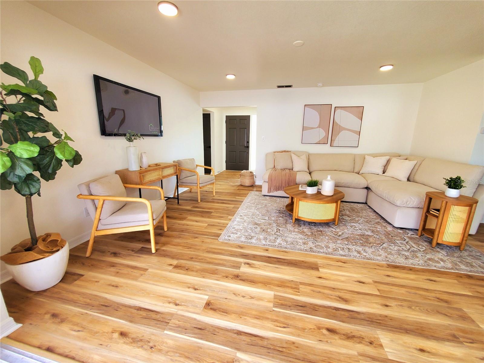 2172 UNIVERSITY DR S, CLEARWATER, FL, 33764