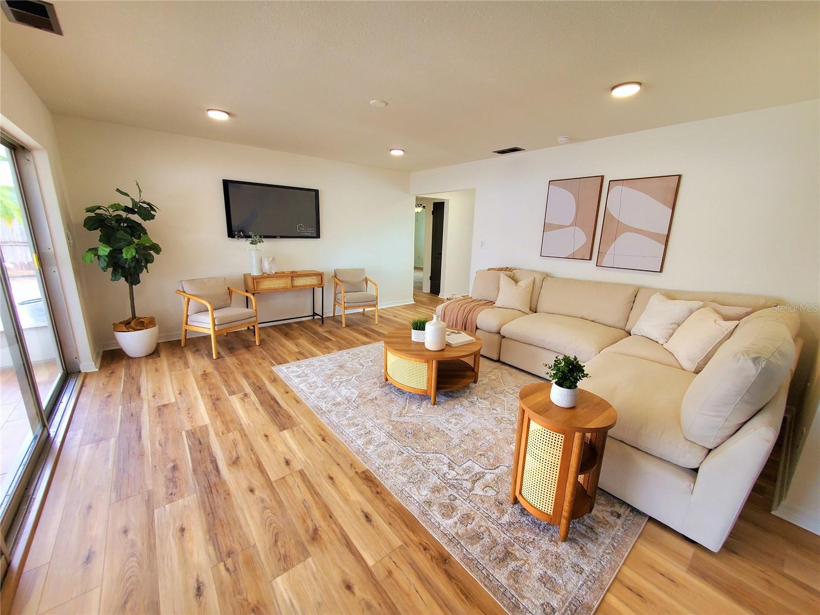 2172 UNIVERSITY DR S, CLEARWATER, FL, 33764