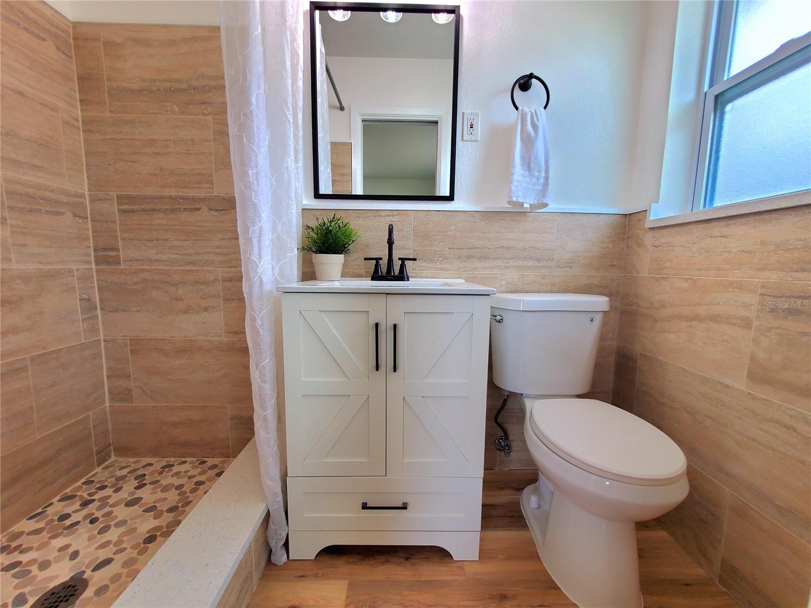 2172 UNIVERSITY DR S, CLEARWATER, FL, 33764