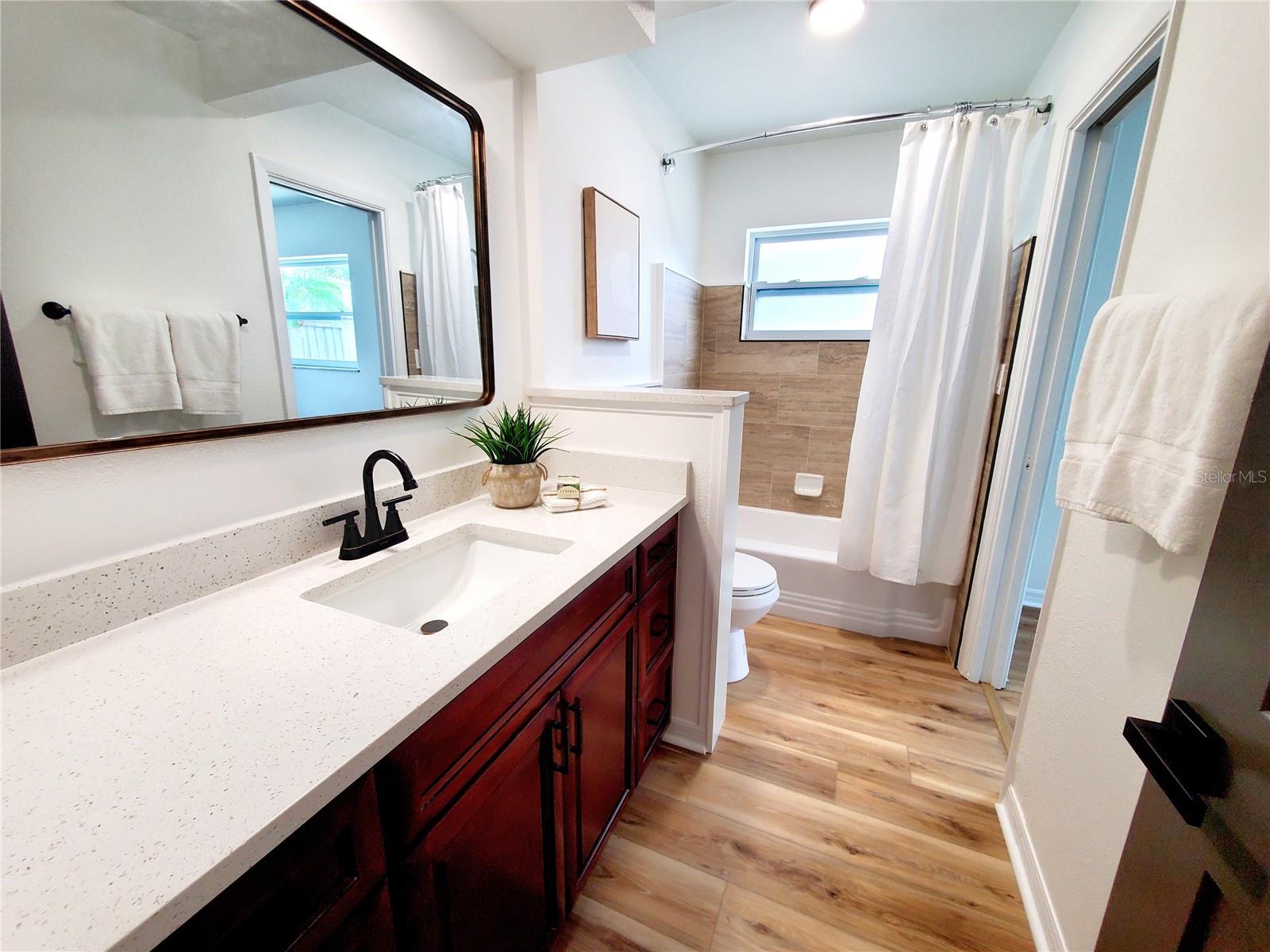 2172 UNIVERSITY DR S, CLEARWATER, FL, 33764