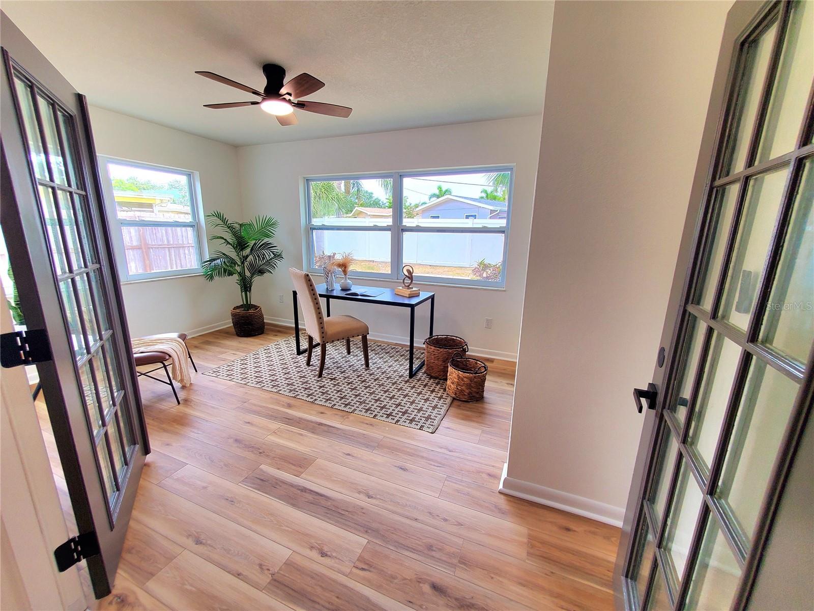 2172 UNIVERSITY DR S, CLEARWATER, FL, 33764