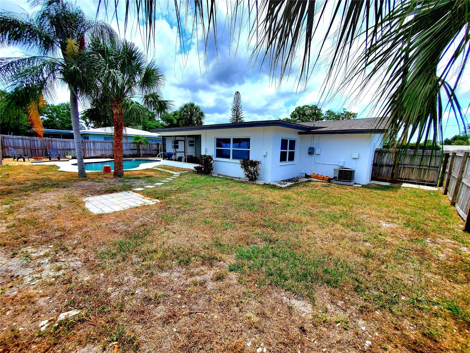 2172 UNIVERSITY DR S, CLEARWATER, FL, 33764