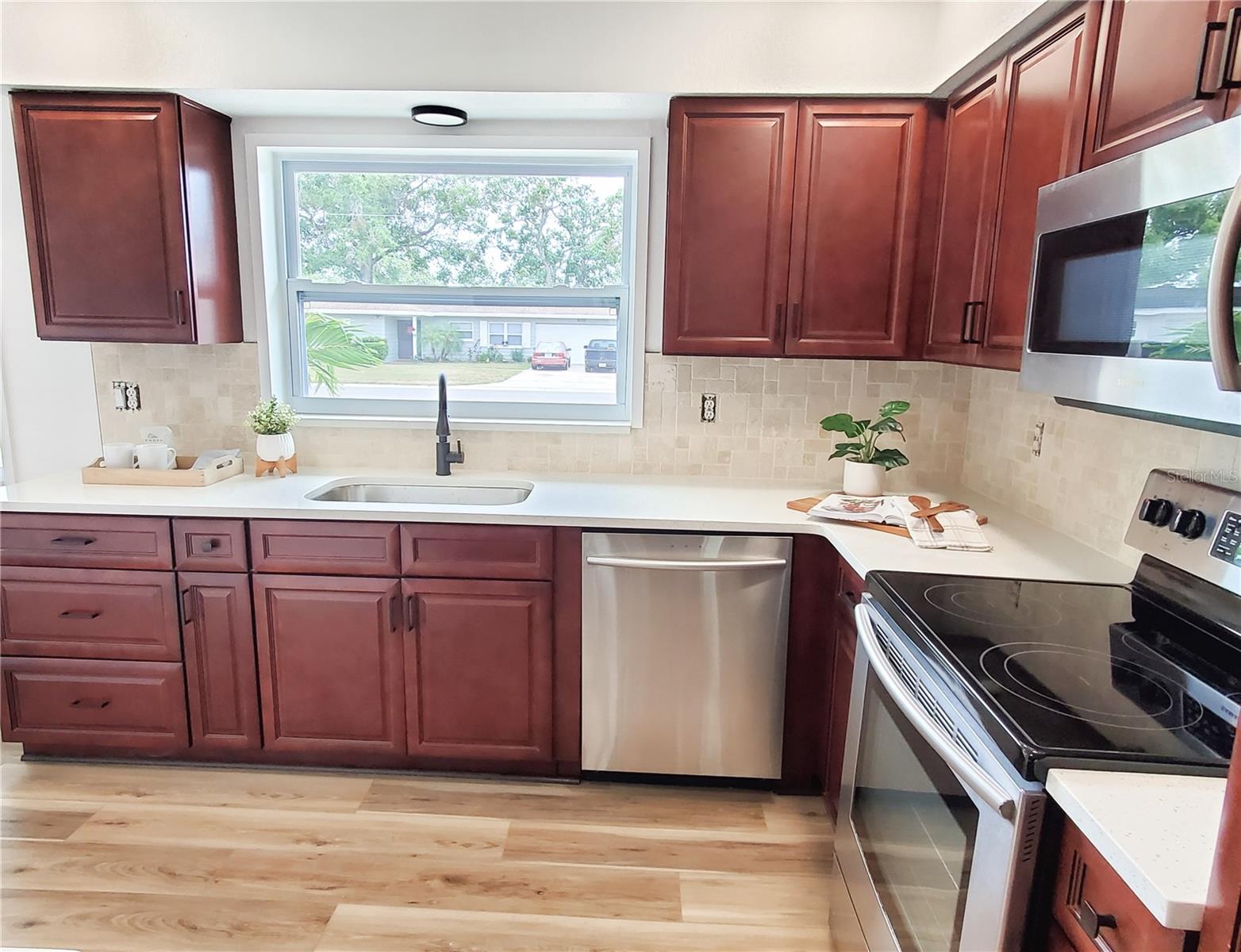 2172 UNIVERSITY DR S, CLEARWATER, FL, 33764